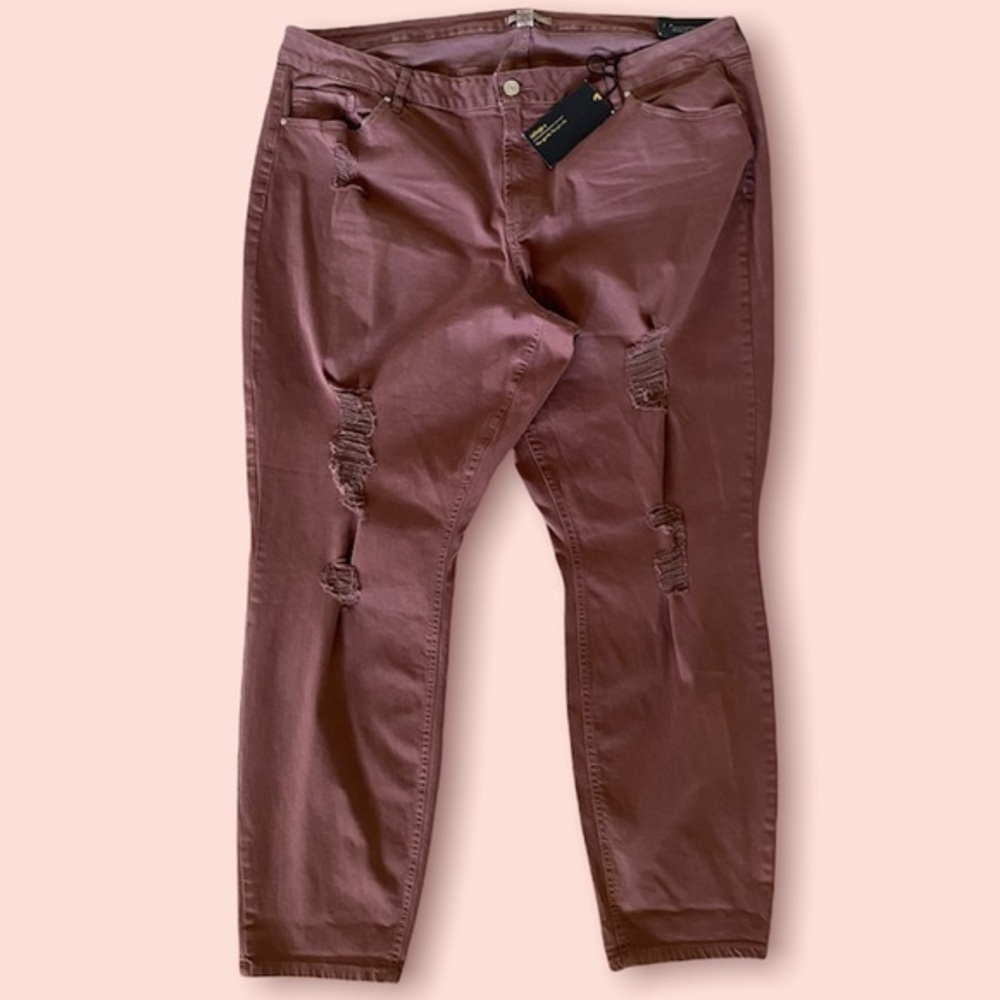 Refuge Distressed Jeans